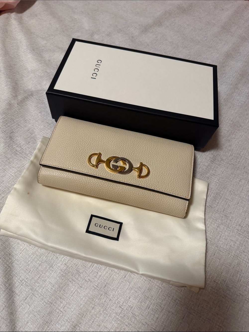 Gucci Beige Pebbled Leather Continental Wallet with Gold Double G